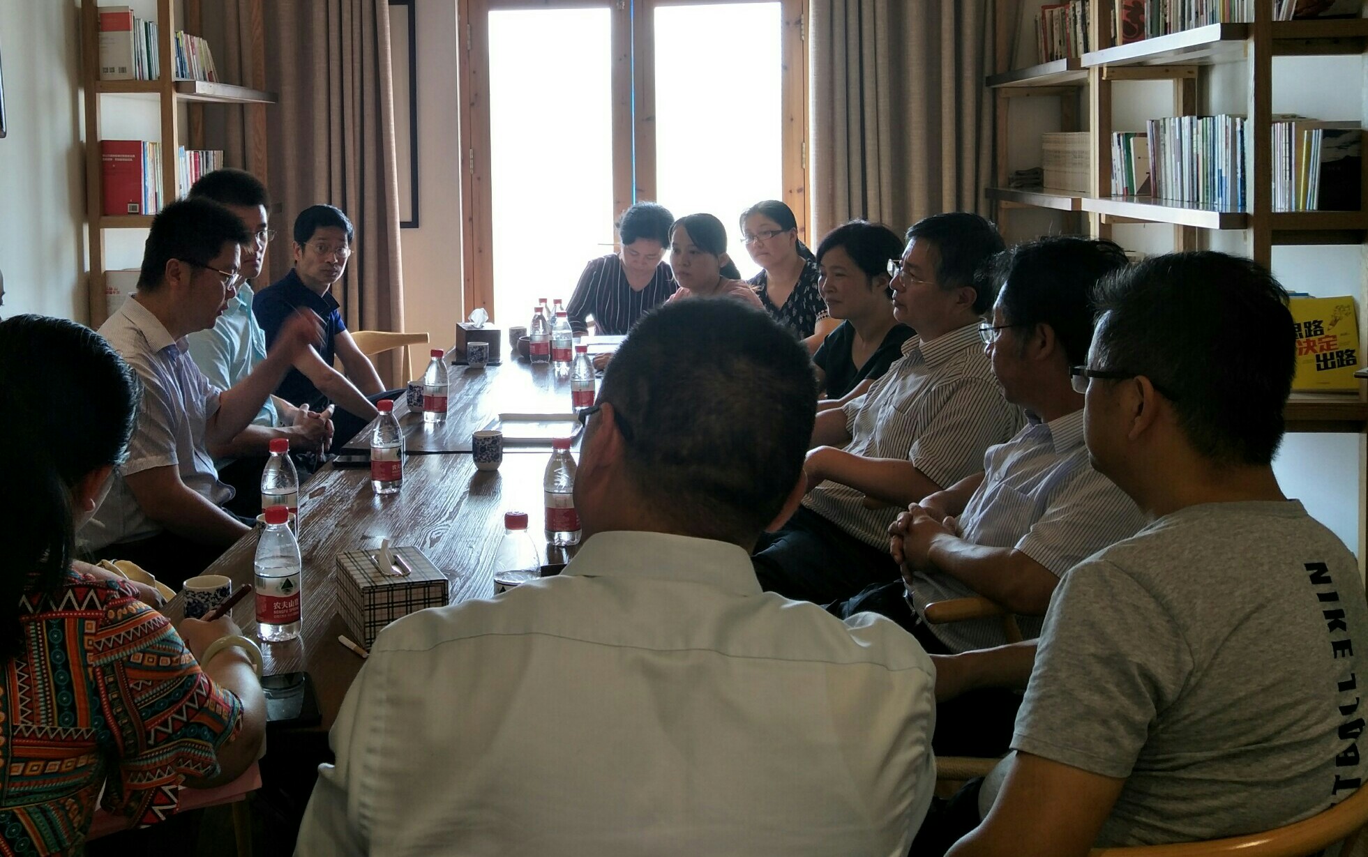 陈荣卓教授率基地成员赴南京市溧水区调研农村社区建设工作 陈荣卓教授率基地成员赴南京市溧水区调研农村社区建设工作