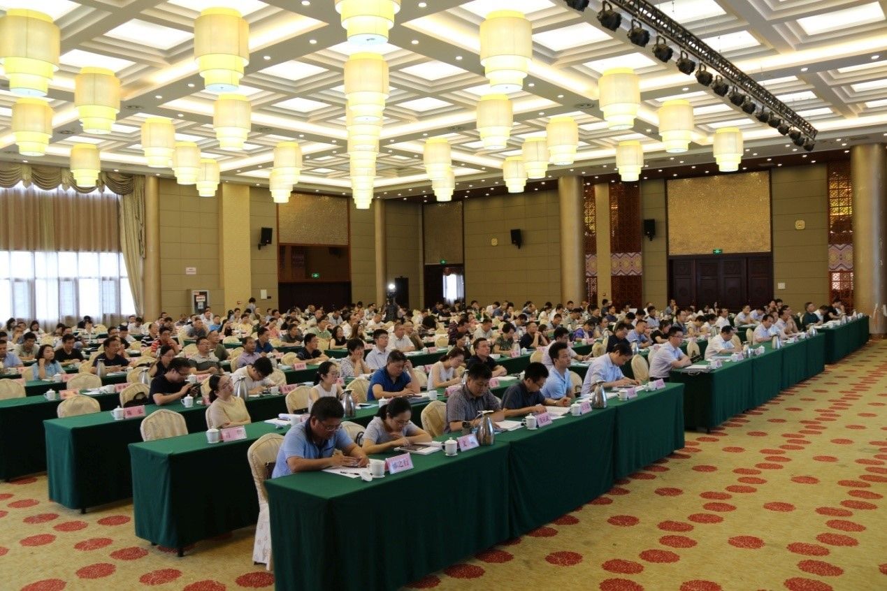 陈荣卓教授应湖北省社科联邀请参加2018湖北发展论坛并作主题演讲 陈荣卓教授应湖北省社科联邀请参加2018湖北发展论坛并作主题演讲