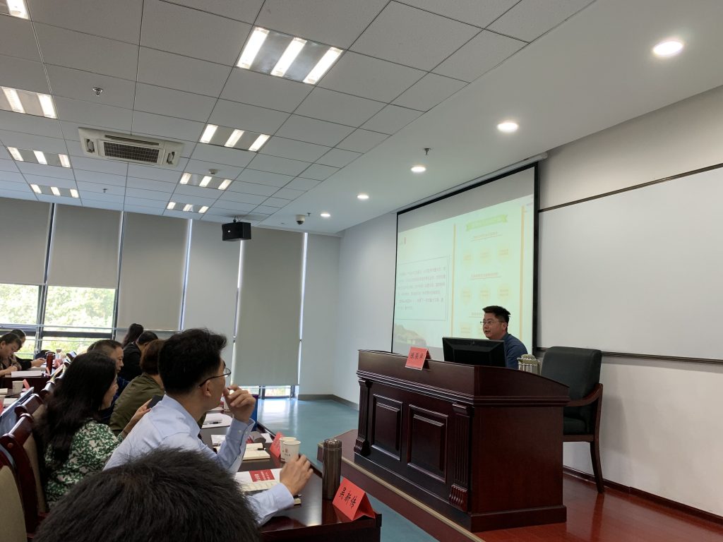 陈荣卓教授应民政部邀请为乡镇政府服务能力建设示范培训班授课 陈荣卓教授应民政部邀请为乡镇政府服务能力建设示范培训班授课